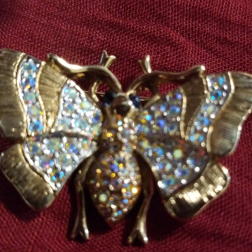 Pin - Picture 2 of 4